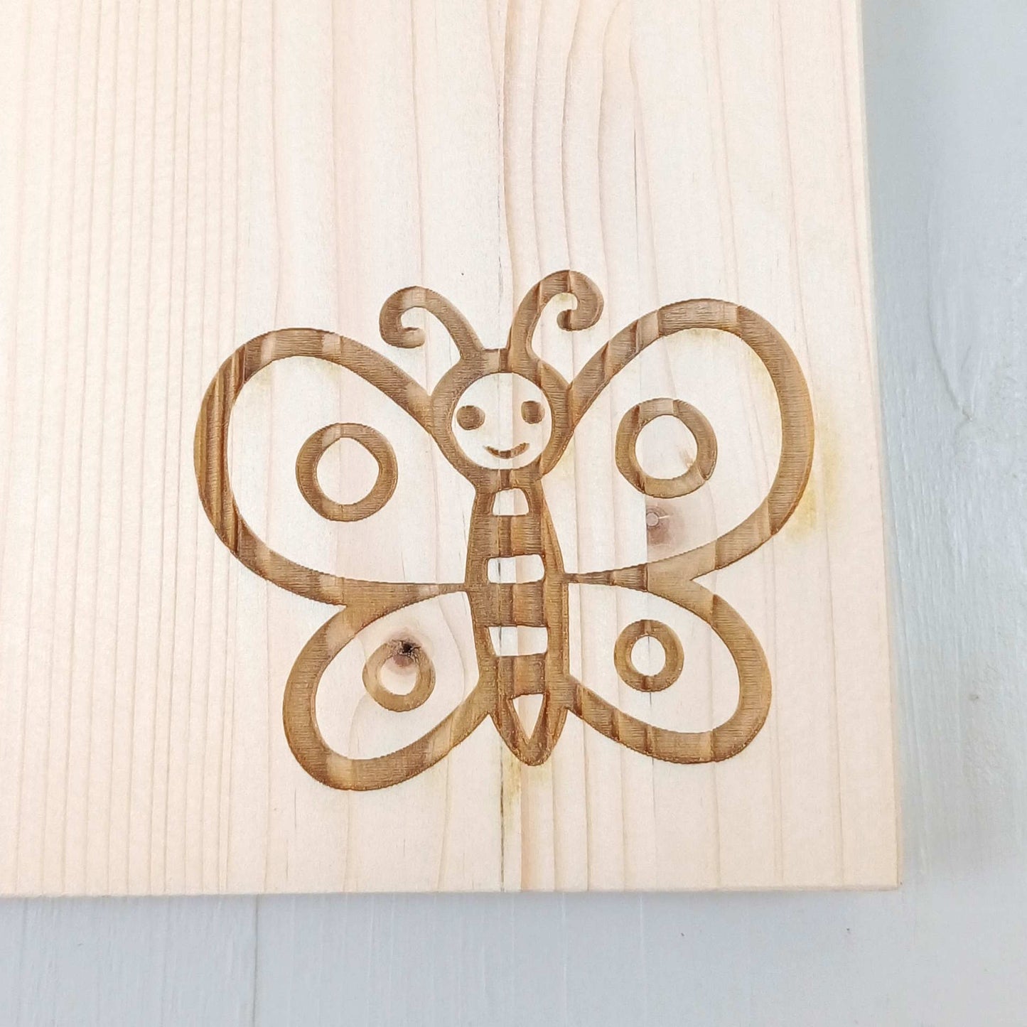 Tagliere in Abete - 25x16cm - Farfalla