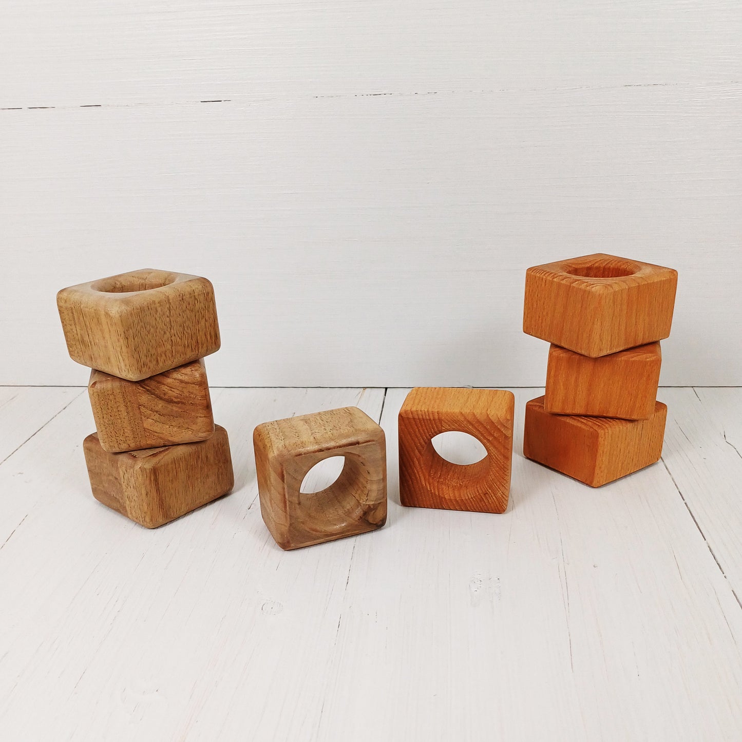 Portatovaglioli Cubetto Arrotondato in Noce - 1 pezzo