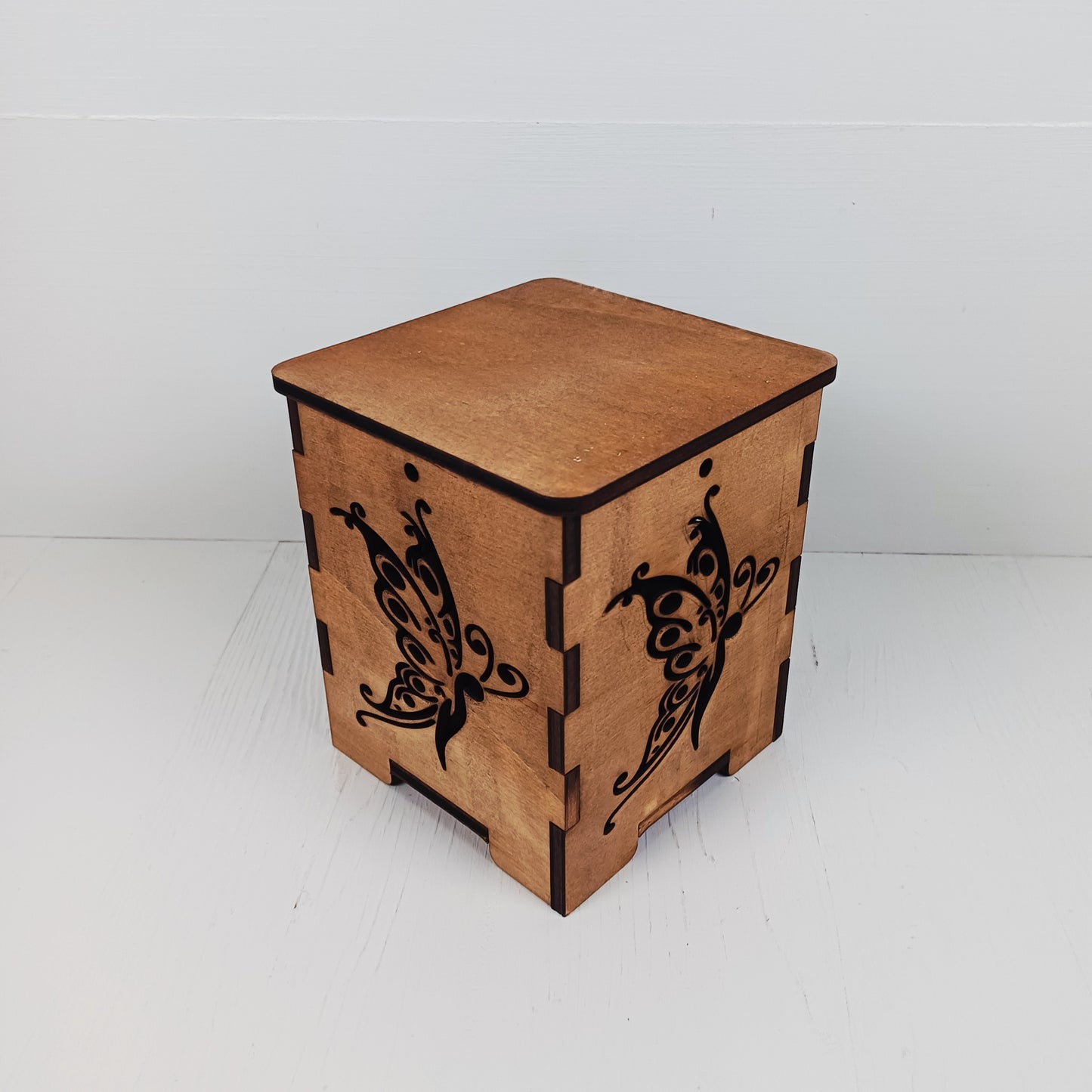 Lanterna in Pioppo - Farfalla - Scuro